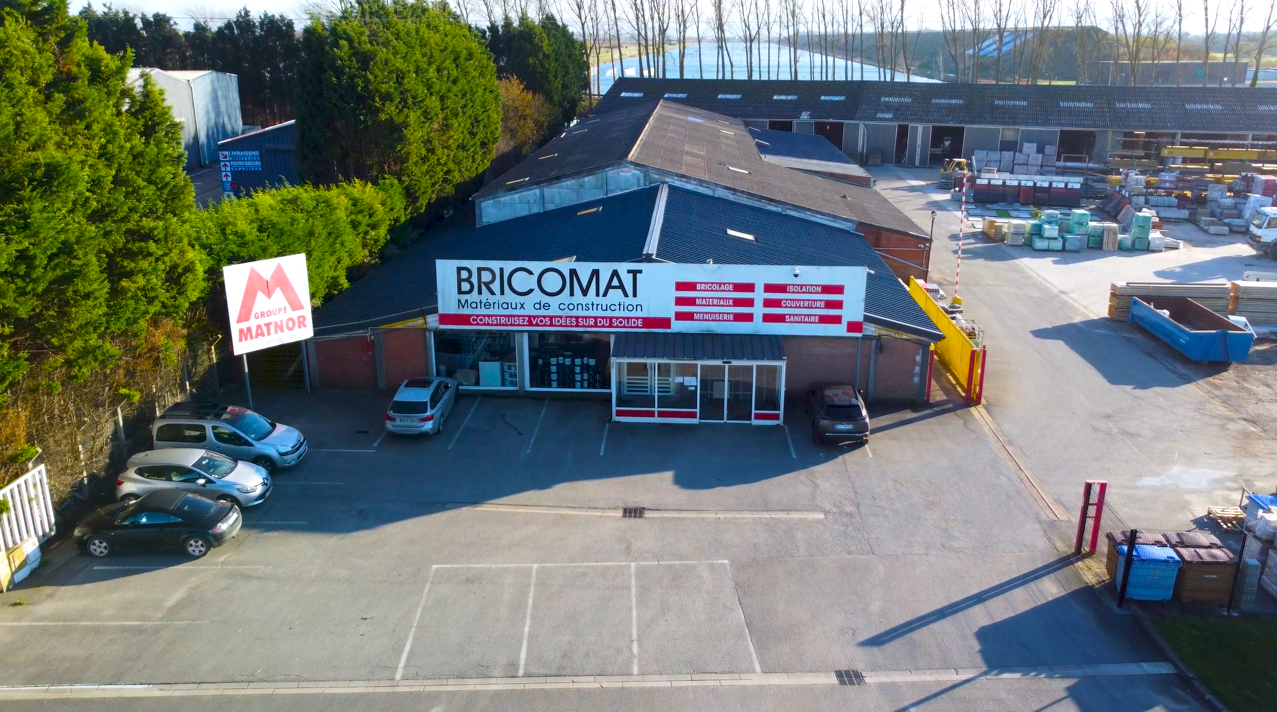 photo devant bricomat - chloe Jacquemont